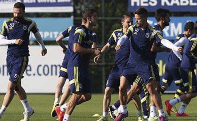 Emenike ve Emre takımdan ayrı çalıştı
