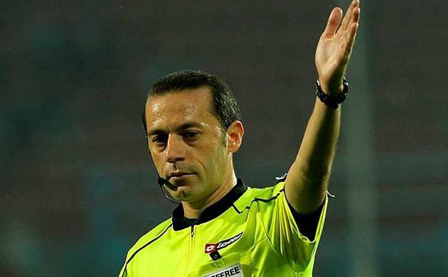 Cüneyt Çakır'a derbi yok!
