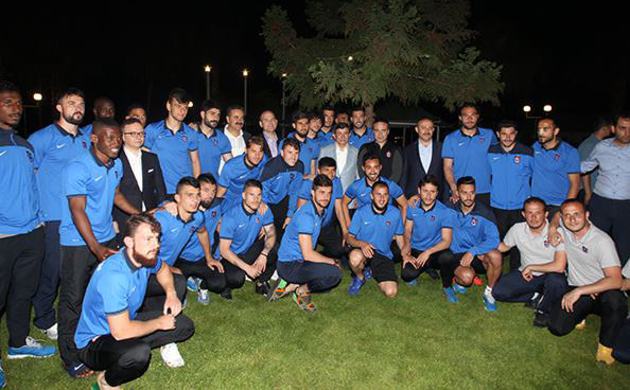 Başbakan Davutoğlu'ndan Trabzonspor'a ziyaret