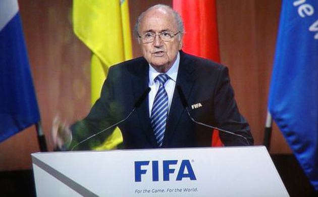Sandıktan Blatter çıktı