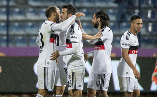 Beşiktaş'ta 6 isimle yollar ayrıldı