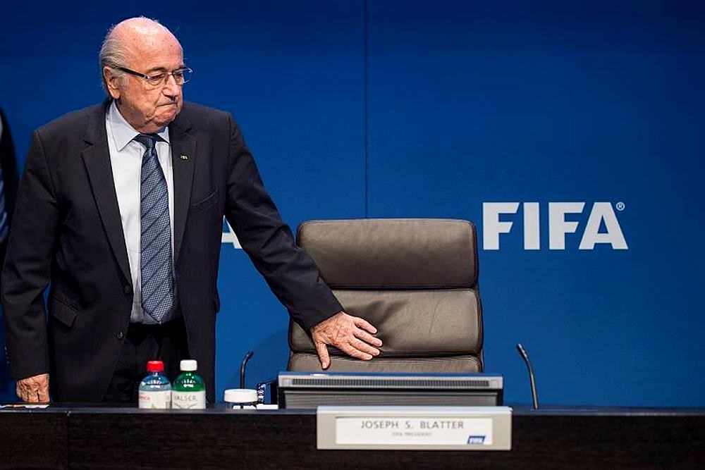 Sepp Blatter istifa etti