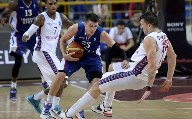 İlk finalist Efes