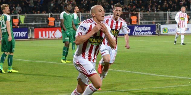 Beşiktaş'ta Aatif sesleri