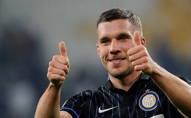 Podolski imzaya geliyor