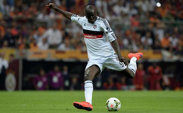 Demba Ba resmen gitti