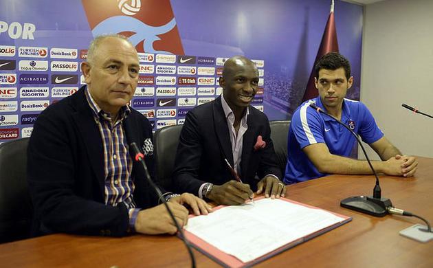 Trabzonspor, M'bia ile sözleşme imzaladı