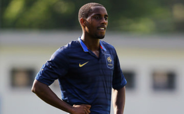 G.Saray'a Fransız sol bek
