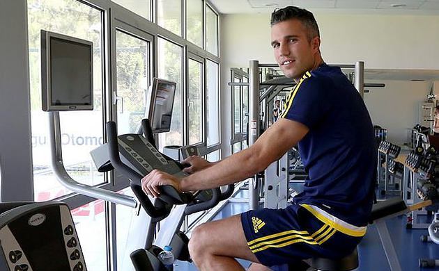Van Persie ilk antrenmanına çıktı