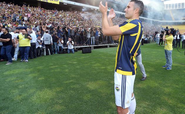 Van Persie 1 haftada 2 yıllık parasını çıkardı
