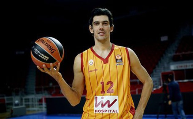 Kerem Gönlüm Pınar Karşıyaka'da