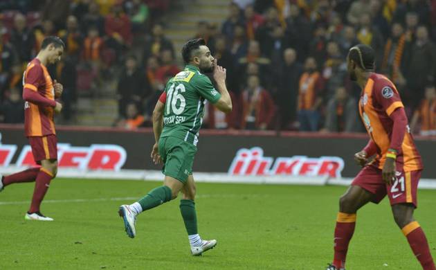 Ertuğrul Sağlam: Burada, bu şehri, takımı sevenler durur