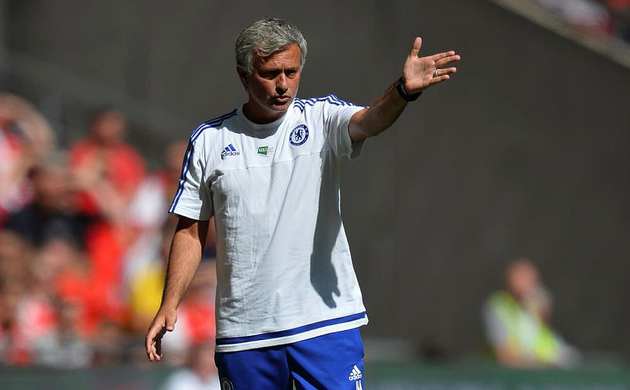 Mourinho 4 yıl daha Chelsea'de