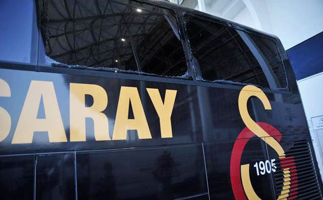G.Saray takım otobüsüne saldırı