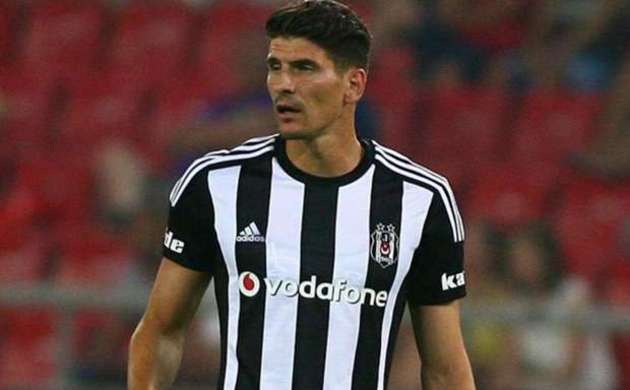 Mario Gomez'e Cenk Tosun engeli!