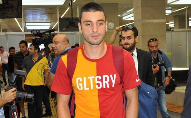 Cenk Gönen formayı giydi