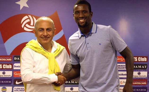 Douglas'ı oyuncular ikna etti