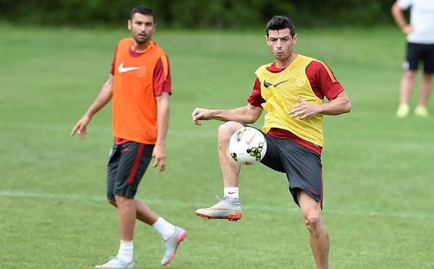 G.Saray'da beklenen ayrılık gerçekleşti
