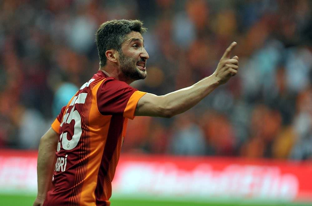 Galatasaray'da Sabri Sarıoğlu'nun yeri dolmuyor