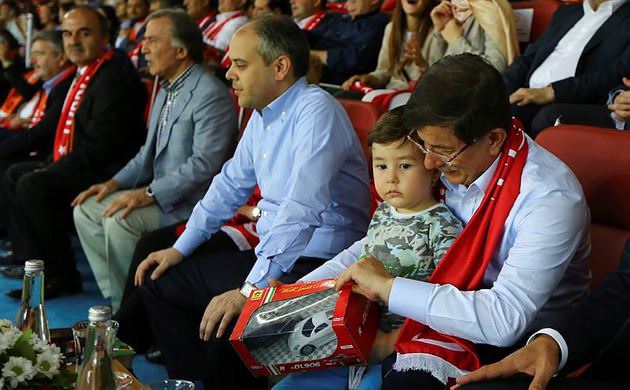 Şehit haberi ile yıkıldı