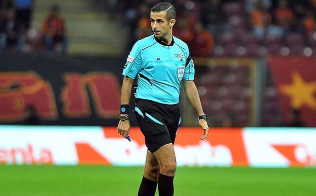 Babası tribünde kalp krizi geçirdi