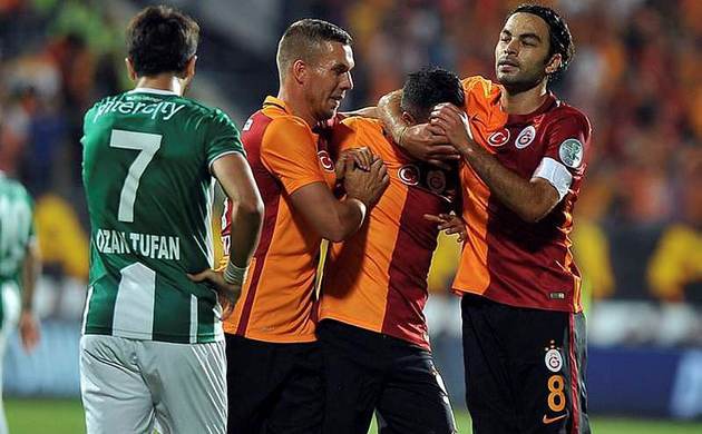 Selçuk İnan ve Podolski kavga etti mi?