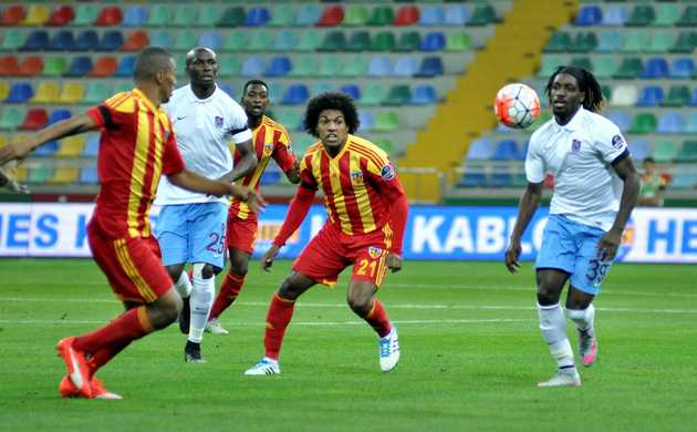 Cardozo'dan altın gol