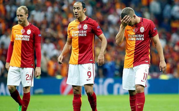 Oyuncular isyan bayrağı çekti