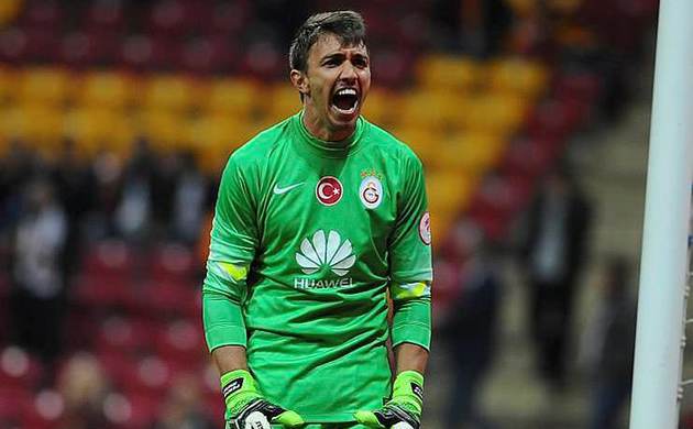 Muslera gidiyor o geliyor!