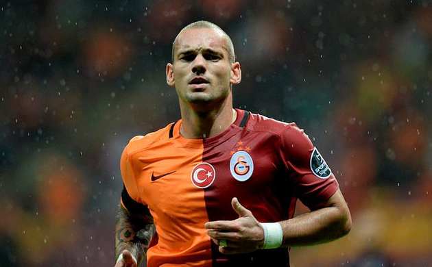 Sneijder'den şok haber!