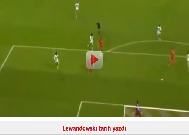 Lewandowski'den tarihi performans