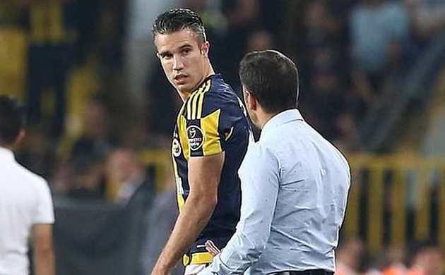 Van Persie özür diledi