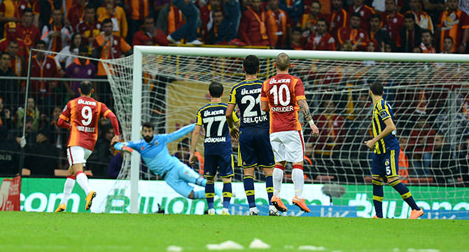 Sneijder'e derbi sürprizi - 1