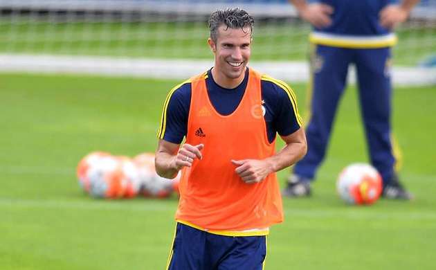 Van Persie: Beşiktaş maçını beliyorum