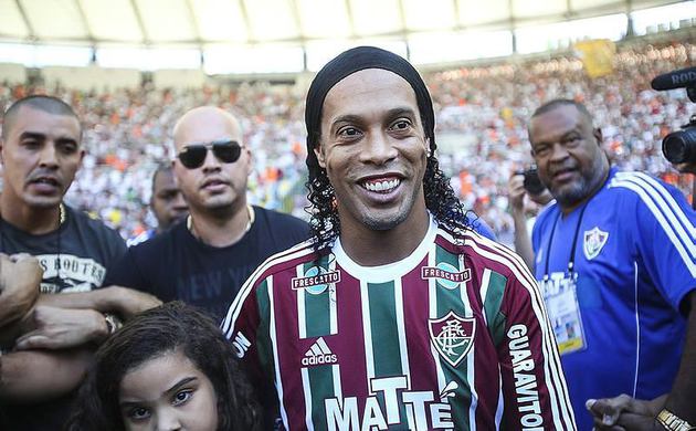 Ronaldinho’nun sözleşmesi feshedildi