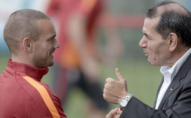Sneijder sözleşme uzattı