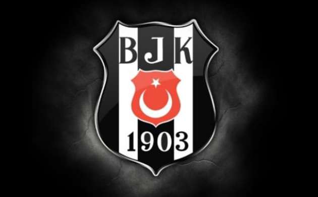 Beşiktaş, iki futbolcu ile yollarını ayırıyor