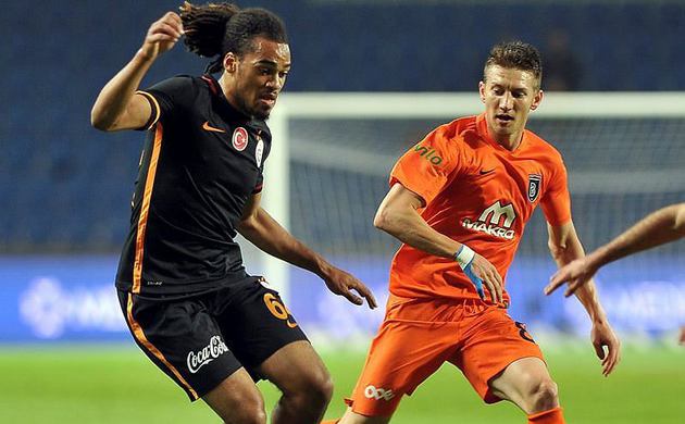 Denayer'den Hamzaoğlu'na Milli Takım teşekkürü