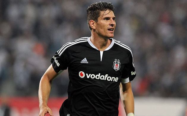 Gomez'in performansı Löw'ü zorluyor