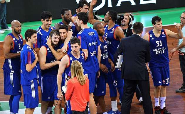 Anadolu Efes ezip geçti
