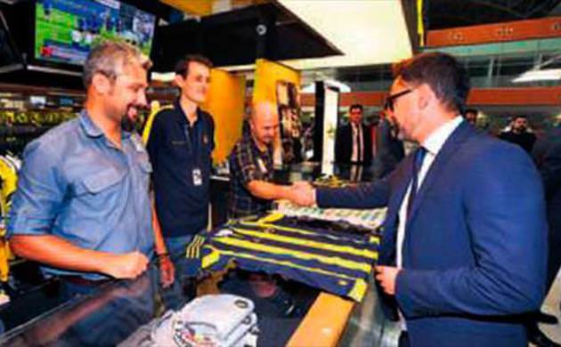 Fenerbahçe'de imza günü