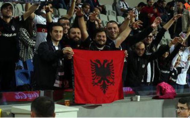 Tosic'e bayrak şoku