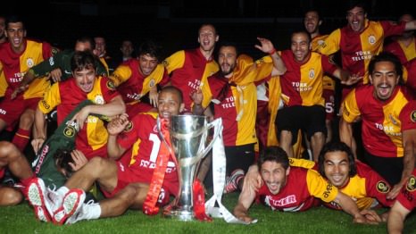 Galatasaray'lı futbolculardan Aziz Yıldırım'a cevap - 1