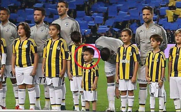 Kayserili minik Fenerbahçeli Kadıköy'de