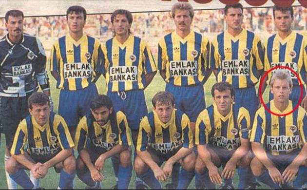 'Futbolcuların çantalarında silah vardı'