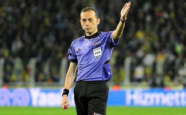 Cüneyt Çakır PTT.1.Lig'deki derbiye atandı