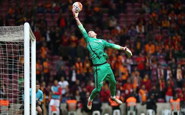 Muslera ilk 'kurtarış'ta 5'te