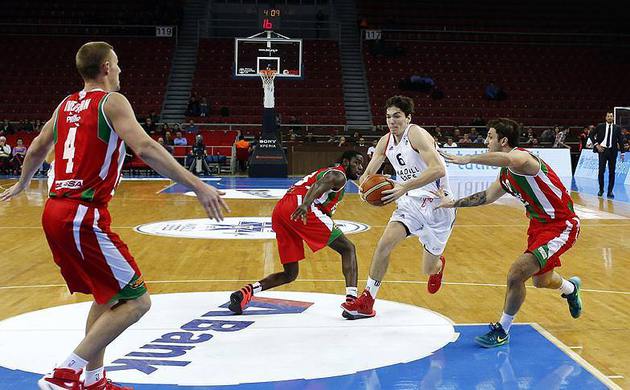 Düelloyu Anadolu Efes kazandı