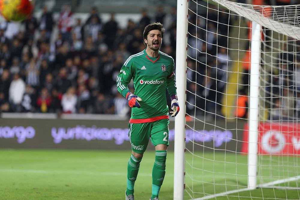 Tolga Zengin ıslıklandı