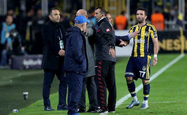 Gökhan Gönül'den Tekelioğlu'na sitem